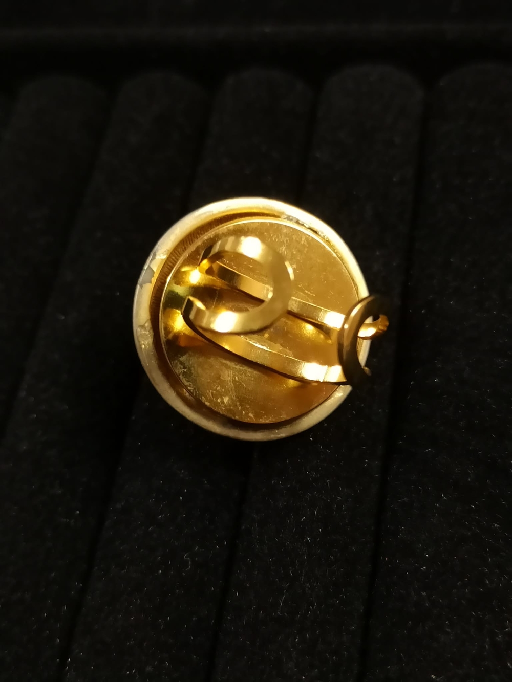 Vintage 1980s Oversized Statement Ring Faux Pearl Navy Blue Gold Tone Adjustable - Picture 3 of 6